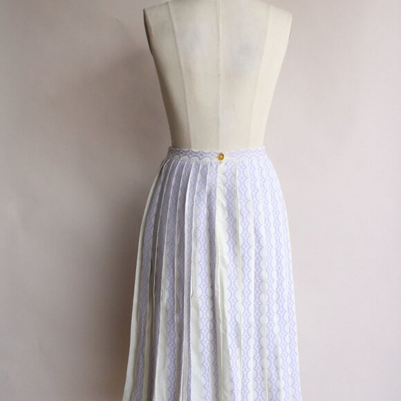 Vintage 1960s Skirt, Bobbie Brooks Pleated Purple and White Full Skirt. - Picture 9 of 10